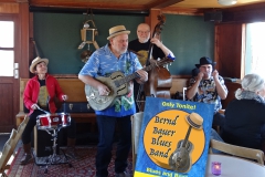 Bernd Bauer Blues Band  bei einem Auftritt am 17. 2. 2019 auf dem ausrangierten Ammerseedampfer Utting in München Lagerhausstr.