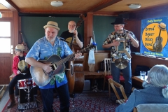 Bernd Bauer Blues Band  bei einem Auftritt am 17. 2. 2019 auf dem ausrangierten Ammerseedampfer Utting in München Lagerhausstr.